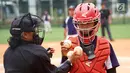 Atlet junior baseball dan softball berlaga dalam turnamen Indonesia Little League 2019 di lapangan softball Senayan, Jakarta, Sabtu (5/1). Turnamen yang bergulir sejak 1990 menekankan aspek karakter, keberanian, dan loyalitas. (Liputan6.com/Fery Pradolo)