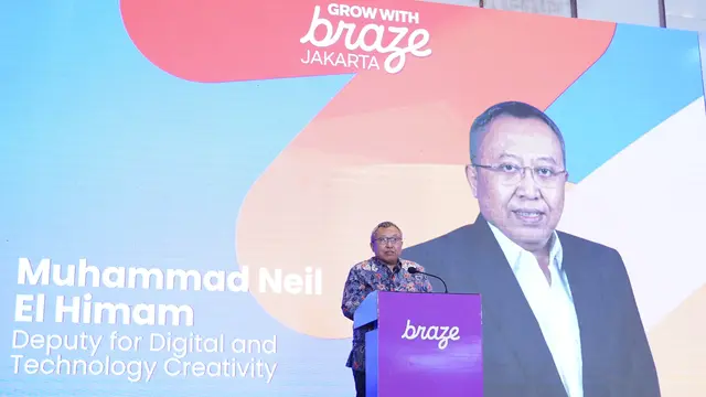 Deputi Bidang Kreativitas Digital dan Teknologi Kementerian Ekonomi Kreatif Republik Indonesia, Muhammad Neil El Himam, menyampaikan pidato pembuka dalam acara Grow with Braze Jakarta 2026.