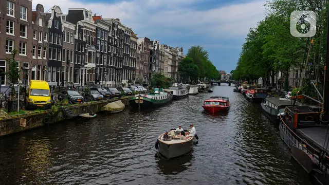 Menelusuri Keindahan Kanal-Kanal di Amsterdam