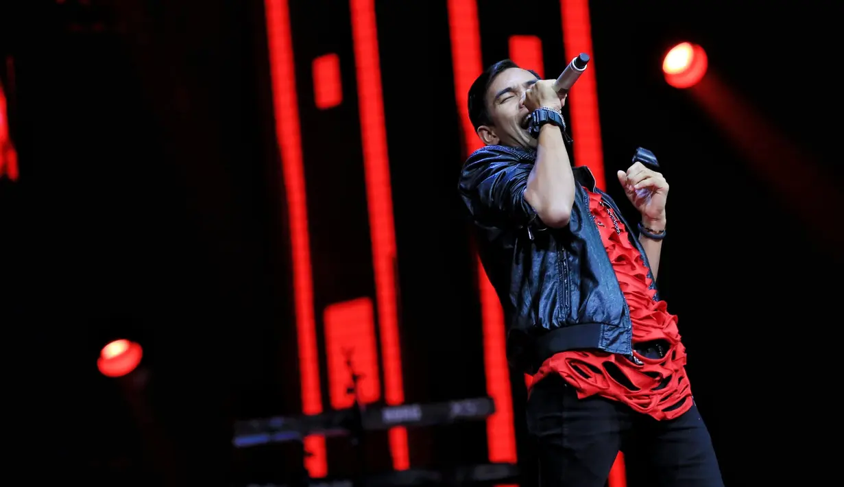 Sejak kecil, Fazrun Tambora suka dengan dunia musik. Sebelum ikut dalam audisi Rising Star Indonesia, ia menjadi vokalis band Tambora. (Adrian Putra/Bintang.com)