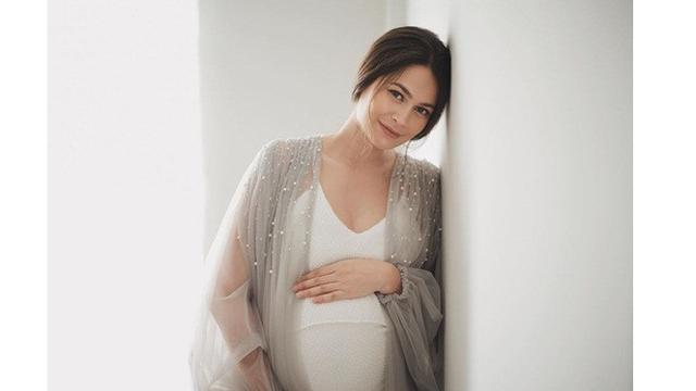 6 Potret Sabai Morscheck saat Lakukan Maternity Shoot, Tampil Menawan