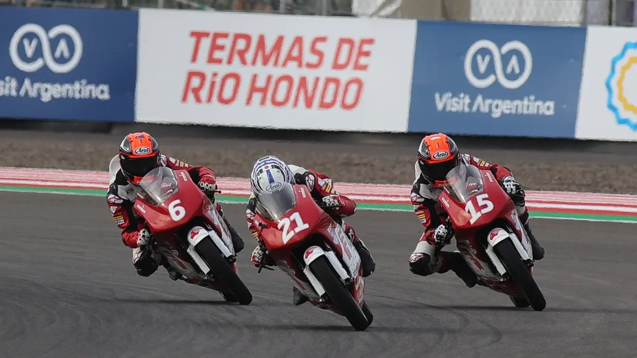 Aksi Pembalap Indonesia dari Astra Honda Motor di IATC Mandalika 2022