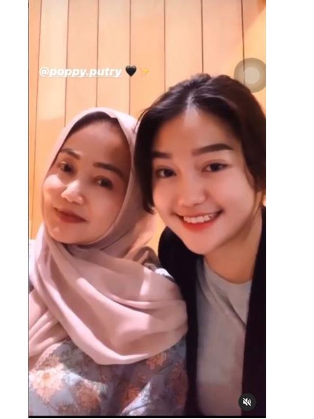 Main TikTok Bareng, Ini 6 Potret Chandrika Chika dan Ibunda yang Jadi Sorotan