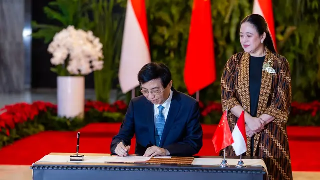 Puan Terima Kunjungan Ketua MPR Tiongkok, Singgung Banjir-Longsor yang Landa RI