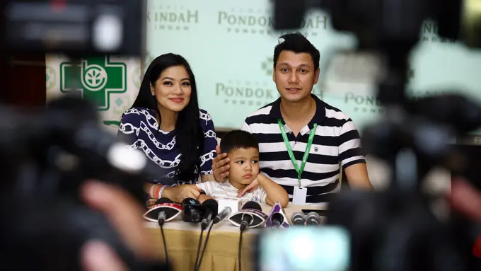 [Bintang] Titi Kamal dan Christian Sugiono