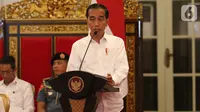 Presiden Joko Widodo (Jokowi) memberikan arahan ketika memimpin Sidang Kabinet Paripurna di Istana Negara, Jakarta, Kamis (3/10/2019). Topik Sidang Kabinet Paripurna tersebut  yakni Evaluasi Pelaksanaan RPJMN 2014-2019 dan Persiapan Implementasi APBN 2020. (Liputan6.com/Angga Yuniar)