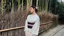 Berkunjung ke Jepang, Maria Theodore pun mengambil kesempatan mencoba baju tradisional Jepang, kimono. [@mariatheodoree]