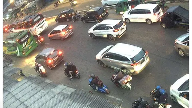 Kepadatan di Jalur Lingkar Nagreg, disebabkan jumlah kendaraan dalam waktu yang sama dari Tasikmalaya dan Garut menuju arah Bandung mencapai 57.872 unit. (Foto: Liputan6.com/Arie Nugraha)