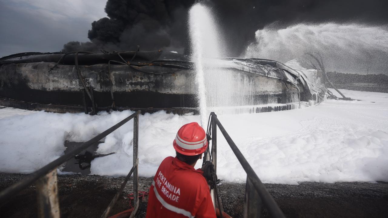 Kebakaran di  Kilang Minyak Balongan