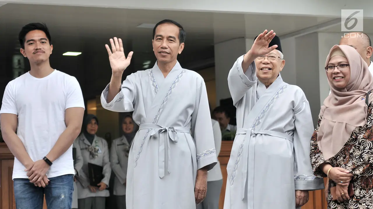 Tes Kesehatan, Jokowi - Ma'ruf Amin Tebar Senyum