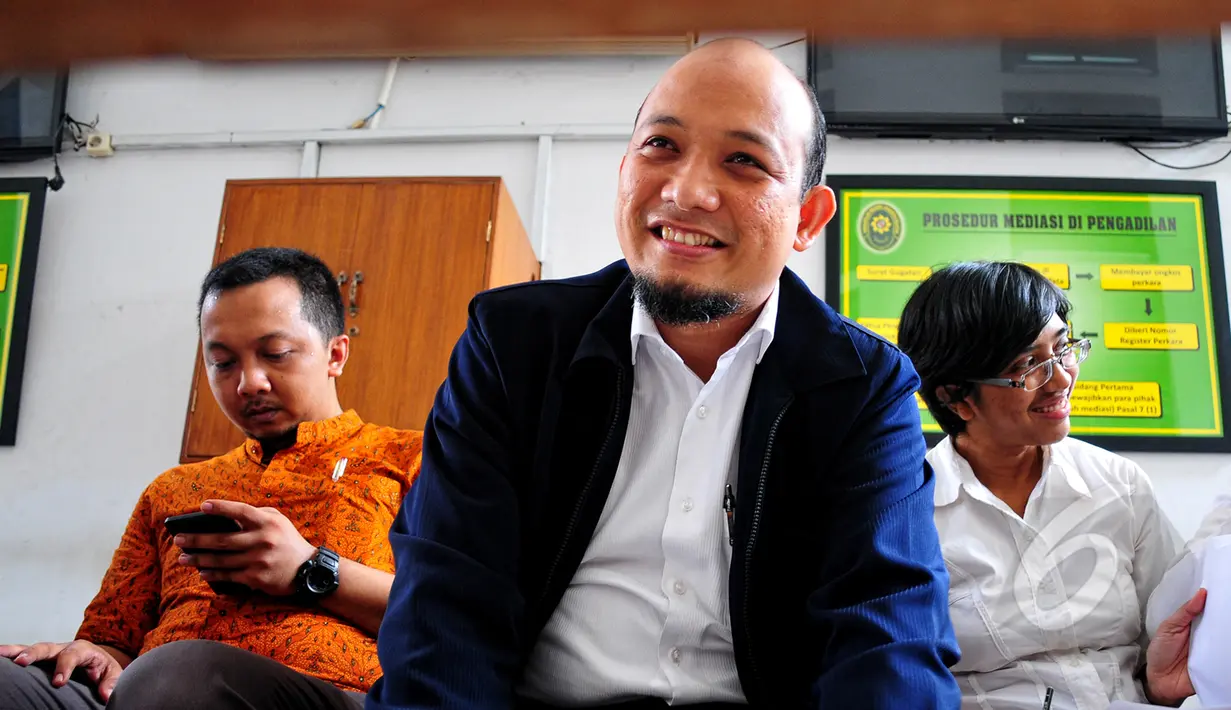 Penyidik KPK Novel Baswedan sebelum menjalani sidang praperadilan di PN Jakarta Selatan, Senin (25/5/2015). Sidang Novel ditunda hingga Jumat 29/5/ mendatang, karena tim kuasa hukum Polri tidak hadir. (Liputan6.com/Yoppy Renato)