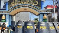 Polisi kepung pondok pesantren di Jombang (Foto: Merdeka.com)