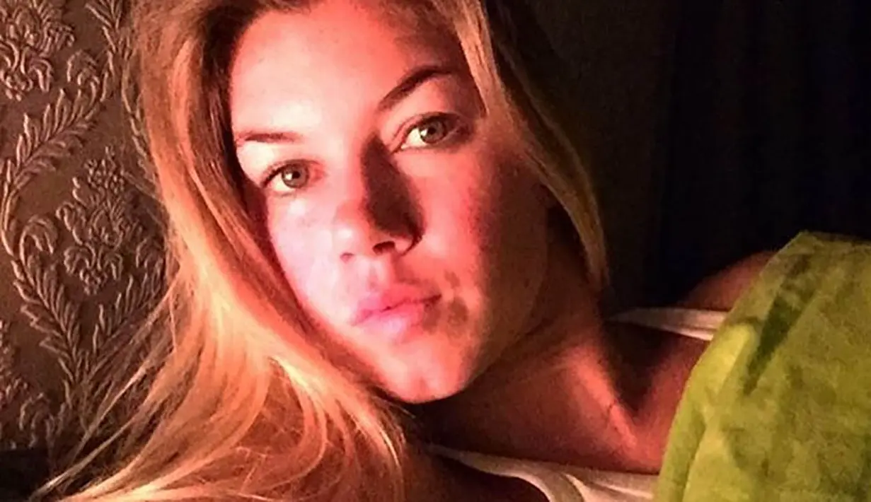 Wanita yang biasa disapa Anna ini berposisi sebagai bek tengah ataupun gelandang bertahan. (Bola.com/Instagram/Anoukhoogendijk)