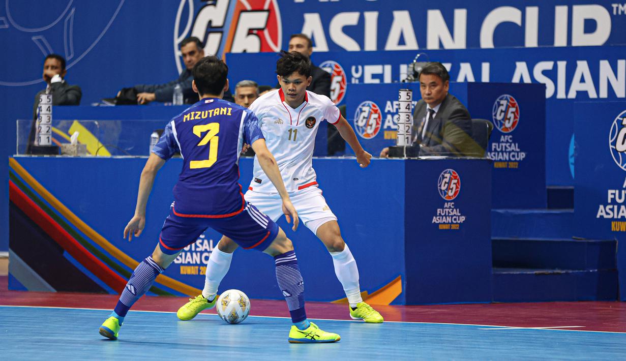 Timnas Futsal Indonesia tampil percaya diri di babak pertama. Firman Ardianysah dan kawan-kawan tampil lebih baik dibandingkan Jepang dengan memperoleh beberapa peluang yang masih mampu dipatahkan kiper keturunan Brasil, Higor Pires. (AFC)