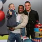 Dua bintang Sunderland, Jermain Defoe dan Vito Mannone bersama Bradley Lowery (telegraph)