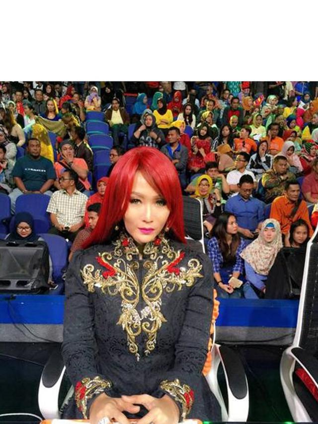 6 Gaya Rambut Inul Daratista Paling Curi Perhatian, Konsisten Nyentrik