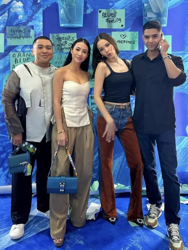 Alyssa Daguise Kenakan Tanktop Hitam di Acara Hermes.