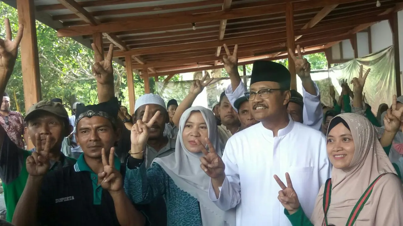 Gus Ipul mengunjungi sentra kakao Banyuwangi, yang ada di Doesoen Kakao. (Liputan6.com/Dian Kurniawan)