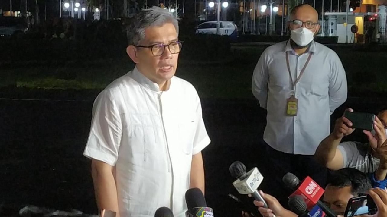 Kakak kandung Ridwan Kamil, Erwin Muniruzaman