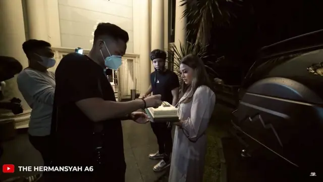 Calon Adik Ipar, Ini 6 Momen Ulang Tahun Thariq Halilintar Bareng Keluarga Aurel Hermansyah