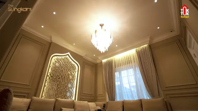 Ruang Tamu Rumah Shireen Sungkar dan Teuku Wisnu. (Foto: YouTube The Sungkars)