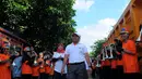Walikota Tangerang Arief R Wismansyah disambut oleh warga Tanggerang dengan parade musik yang meriah, Rabu (23/4/2014) (Liputan6.com/Faisal R Syam).