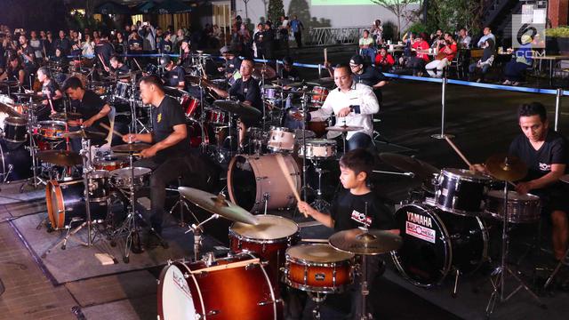 Penyanyi Lara Kolaborasi dengan 100 Musisi Dapatkan Rekor Muri