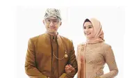 Sama-sama jebolan pemenang ajang pencarian model majalah, lihat gaya kebaya Sonya Fatmala saat dampingi sang suami Hengky Kurniawan yang menjabat sebagai Plt Bupati Bandung Barat (Foto: Instagram @sonyafatmala)