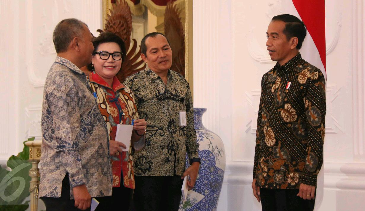 Empat pimpinan KPK menemui Presiden Joko Widodo (Jokowi) di Istana Merdeka, Jakarta, Jumat (5/5). KPK menemui Presiden Jokowi untuk menyampaikan saran terkait pengelolaan pemerintahan dan perbaikan sistem di dalamnya. (Liputan6.com/Angga Yuniar)