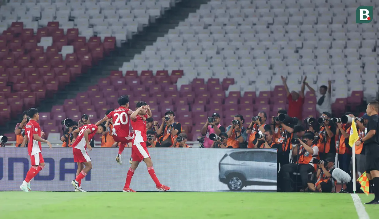 Pertandingan Grup A Piala AFF U-23 2025 itu benar-benar sepi. Kursi-kursi di tribune Stadion Utama Gelora Bung Karno, Jakarta pun bisa dikatakan sangat banyak yang kosong. (Bola.com/M Iqbal Ichsan)