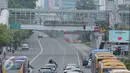 Suasana Jembatan Penyeberangan Orang (JPO) di kawasan Thamrin, Jakarta, Jumat (20/11). Gubernur DKI Jakarta Basuki T Purnama akan menghilangkan JPO di sepanjang Jalan Sudirman-MH Thamrin. (Liputan6.com/Faizal Fanani)