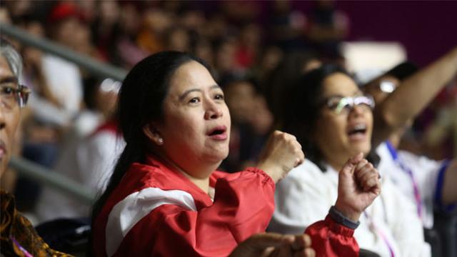 Nyatakan Dukungan untuk Atlet Indonesia, Menko PMK Saksikan Langsung Pertandingan Basket Putra