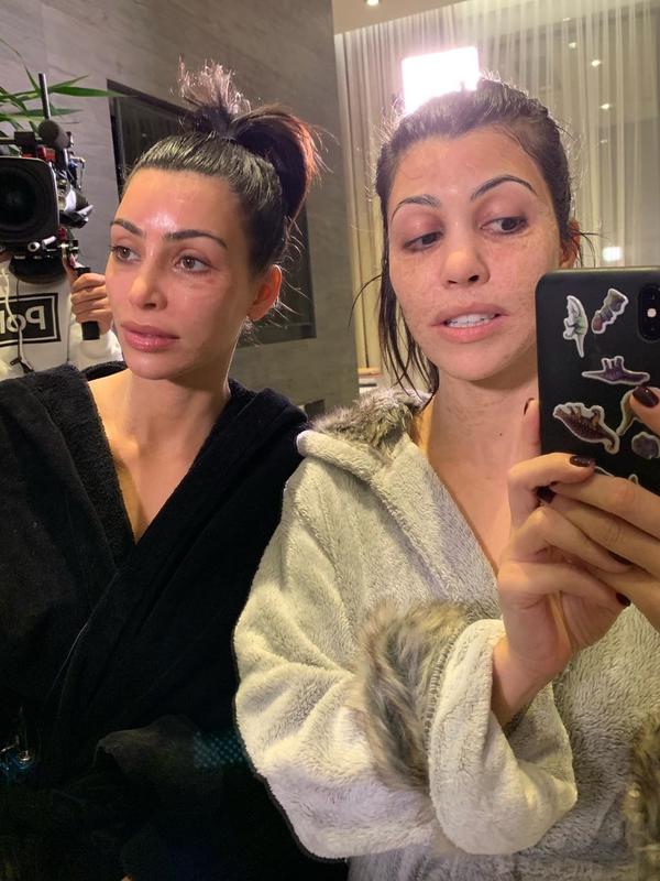 Kim Kardashian dan Kourtney Kardashian pakai masker wajah dari salah satu brand asal Korea. (dok. Instagram @kourtneykardash/https://www.instagram.com/p/BuZ_Bwsnk3t/Asnida Riani)