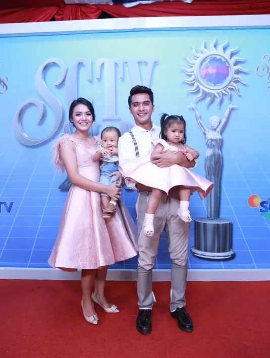Aktor yang akrab disapa Kirun ini mampu membuktikan kepiawaiannya daalam berakting. Lewat sinetron yang dibintanginya berjudul ‘Pangeran 2’ berhasil membawanya memenangkan penghargaan Aktor Utama Paling Ngetop SCTV Awards 2016. (Adrian Putra/Bintang.com)