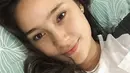 Aktris cantik kelahiran 21 Mei 1997 pernah abadikan momen usai bangun tidur. Potret Tatjana dengan raut wajah natural ini berhasil bikin penggemarnya terpsona. Muka bantal Tatjana dipuji netizen terlihat menawan. Aura cantiknya Tatjana kian terlihat dengan penampilan tanpa makeup. (Liputan6.com/IG/@tatjanasaphira)