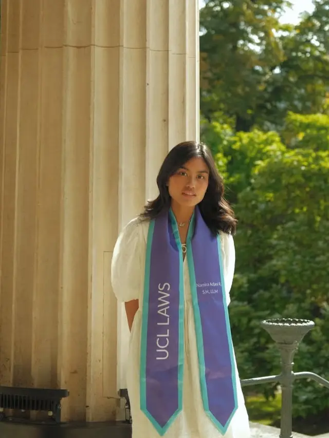 Namira Adjani Putri Alya Rohali Tampil Simple Kenakan Mini Dress saat Wisuda. [@namiradjani]