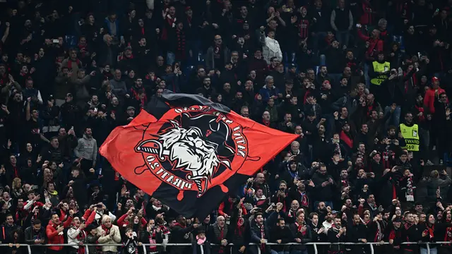 Foto: Koreografi Spektakuler Fans AC Milan saat Menjamu Napoli pada Laga Leg Pertama Perempat Final Liga Champions 2022/2023