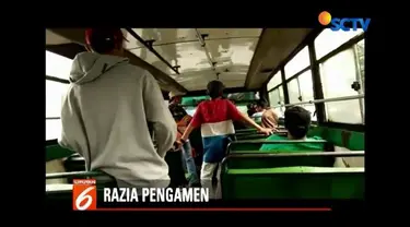 Dengan menyamar menjadi penumapng, Satpol PP Tanah Abang amankan pengamen yang kerap memaksa minta uang di bus kota.