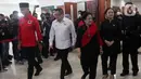 Kedatangan Hary Tanoe pun disambut langsung oleh Ketua Umum PDIP Megawati Soekarnoputri, Ganjar Pranowo dan Puan Maharani. (Liputan6.com/Herman Zakharia)