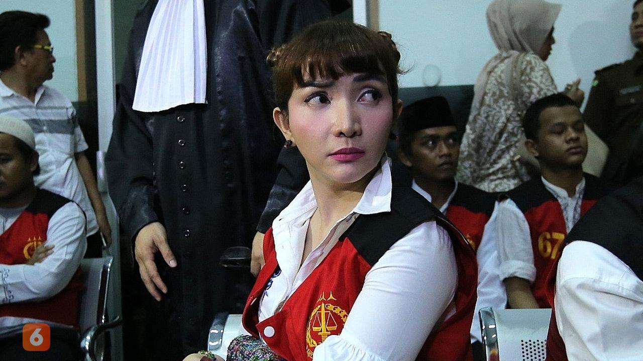 [Bintang] Roro Fitria