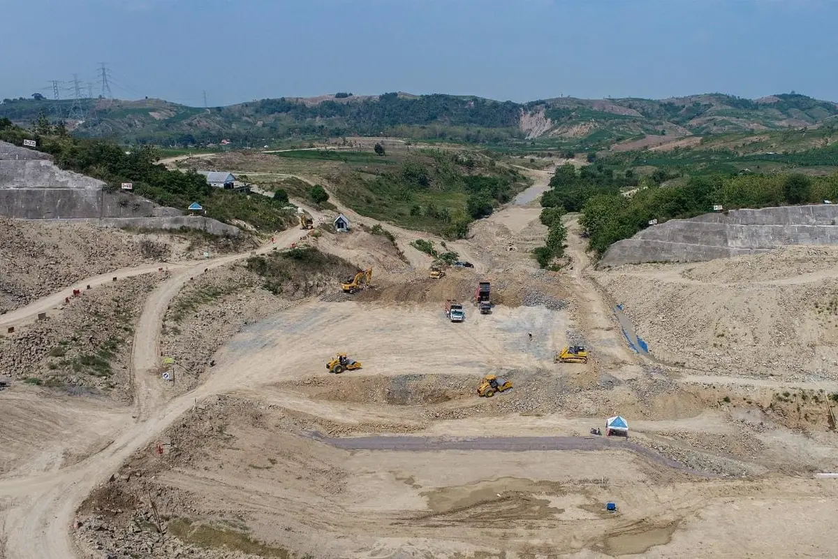 Bendungan Jragung dirancang memiliki kapasitas tampung hingga 90 juta meter kubik, dengan kemampuan menyuplai air baku sebesar satu meter kubik per detik (m³/detik)
