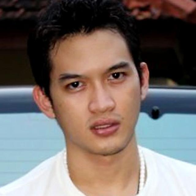 Perjalanan Akting Rezky Aditya Sebelum Bintangi Dua Wanita Cantik Showbiz Liputan6 Com