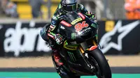 Pembalap Yamaha Tech 3, Jonas Folger menjadi yang tercepat pada sesi pemanasan MotoGP Catalunya 2017. (JEAN-FRANCOIS MONIER / AFP)
