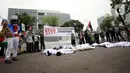 Massa menyerukan penghentian segera perang di Gaza, pembukaan akses bantuan kemanusiaan tanpa hambatan, serta mendorong terciptanya perdamaian yang berkelanjutan. (Liputan6.com/Herman Zakharia)