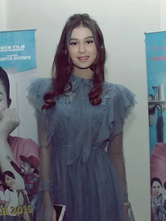 Apalagi saat ia tampil dalam sebuah acara film. Selain memakai gaun dan makeup maksimal, Zoe pun sangat cantik dengan riasannya yang elegan. Banyak netizen yang memuji kecantikannya di media sosial Instagram. (Liputan6.com/IG/zoeabbasjackson).