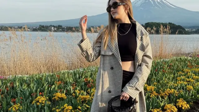 Gaya monokrom Ranty Maria yang jadi inspirasi. (credit:instagram.com/rantymaria)