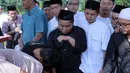 Ayah Narji, H. Mansyur dikebumikan di Tempat Pemakaman Umum Poncol pada Senin (9/5) pukul 09.00 WIB. Almarhum H. Mansyur meninggalkan 5 orang anak dan 10 cucu. (Adrian Putra/Bintang.com)