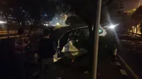 Honda Jazz Terbakar di Tol Kebun Jeruk