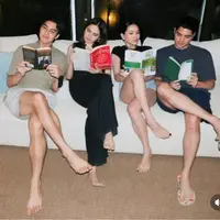 Syifa Hadju dan Alyssa Daguise saat diajak liburan Maia Estianty ke Bali. [@wanda_haraa]