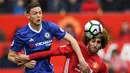 Nemanja Matic. Gelandang bertahan Serbia beruia 34 tahun yang baru bergabung dengan AS Roma pada awal musim 2022/2023 ini sebelumnya pernah membela Chelsea selama 3,5 musim setelah didatangkan dari Benfica pada tengah musim 2013/2014 dengan nilai transfer 25 juta euro. Bertahan hingga akhir musim 2016/2017 ia total tampil dalam 151 laga di semua ajang dengan torehan 7 gol dan 9 assist. Sebelumnya ia juga pernah begabung denngan Chelsea selama satu musim pada 2009/2010 setelah didatangkan dari MFK Kosice namun hanya bermain amat minim dalam 2 laga saja. (AFP/Oli Scarff)